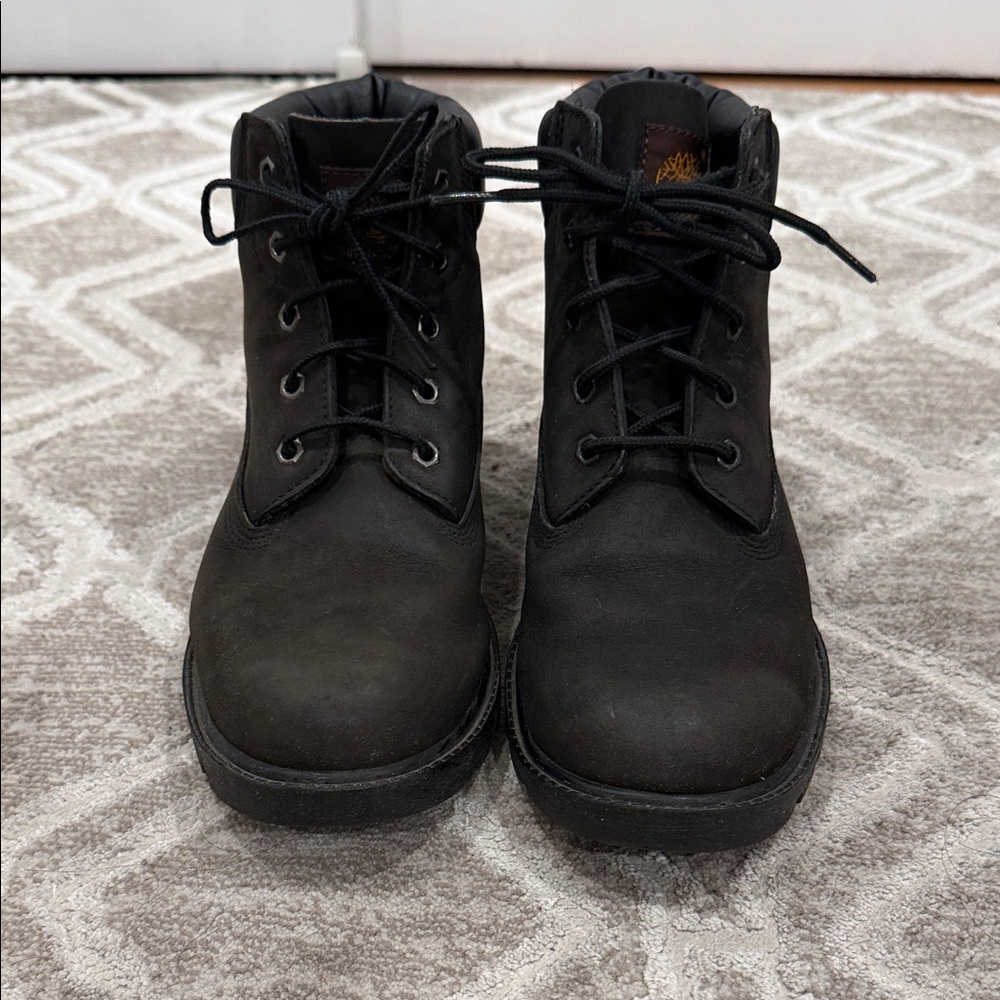 Timberland 6” Classic Waterproof Black Boots/Big Boys/ Size 6